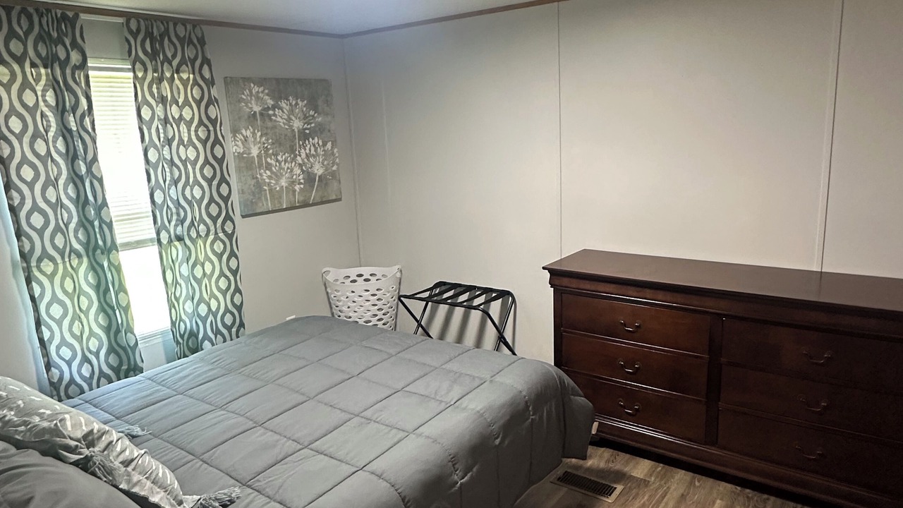Photo of Bedroom in Wyandotte