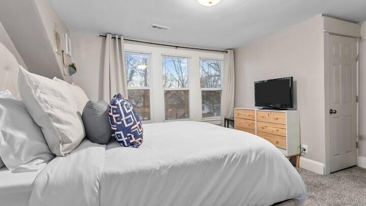 Photo of Bedroom in South Kansas City