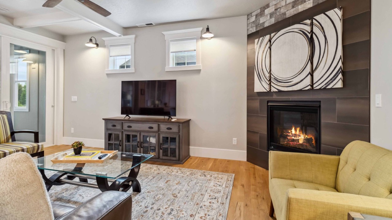Photo of Livingroom in Eagle