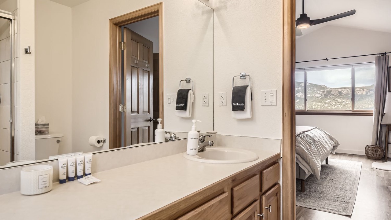 Photo of Bathroom in Pine