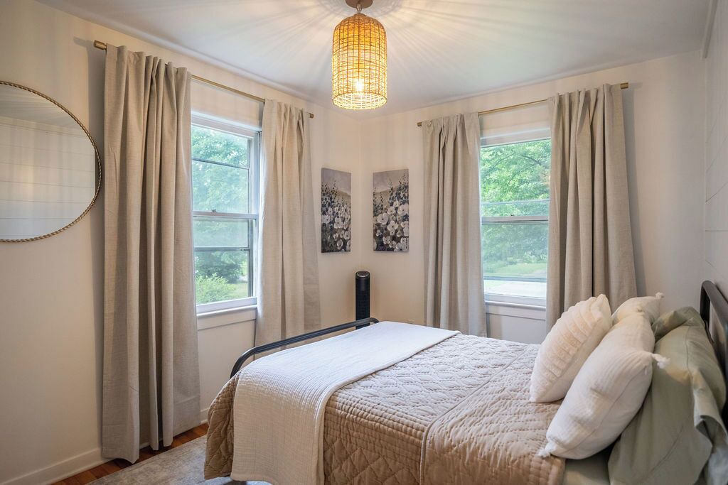 Photo of Bedroom in Lawrence