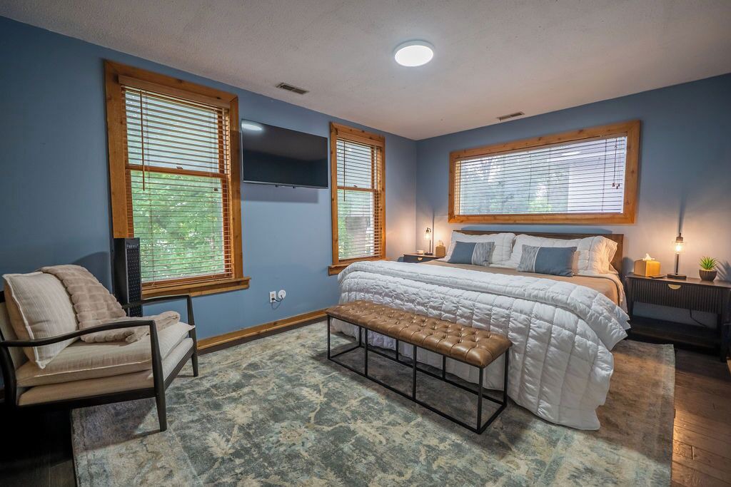 Photo of Bedroom in Lawrence