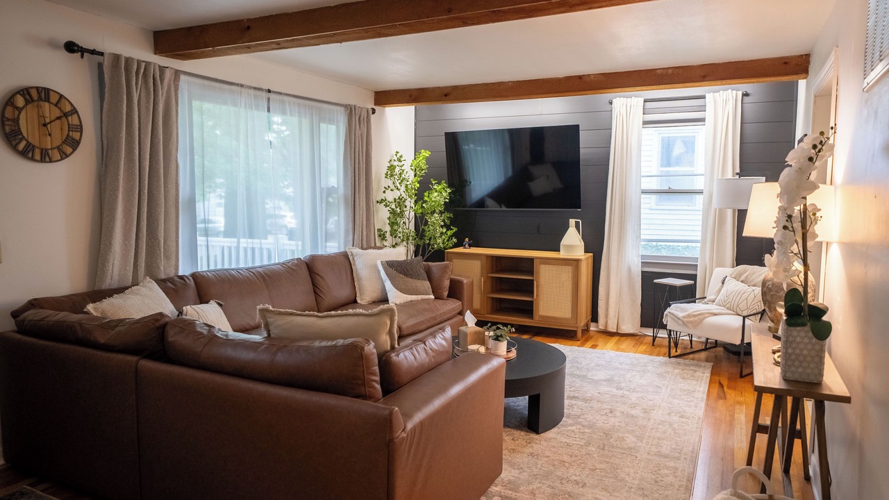 Photo of Livingroom in Lawrence