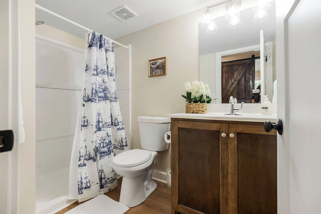 Photo of Bathroom in Linn Valley