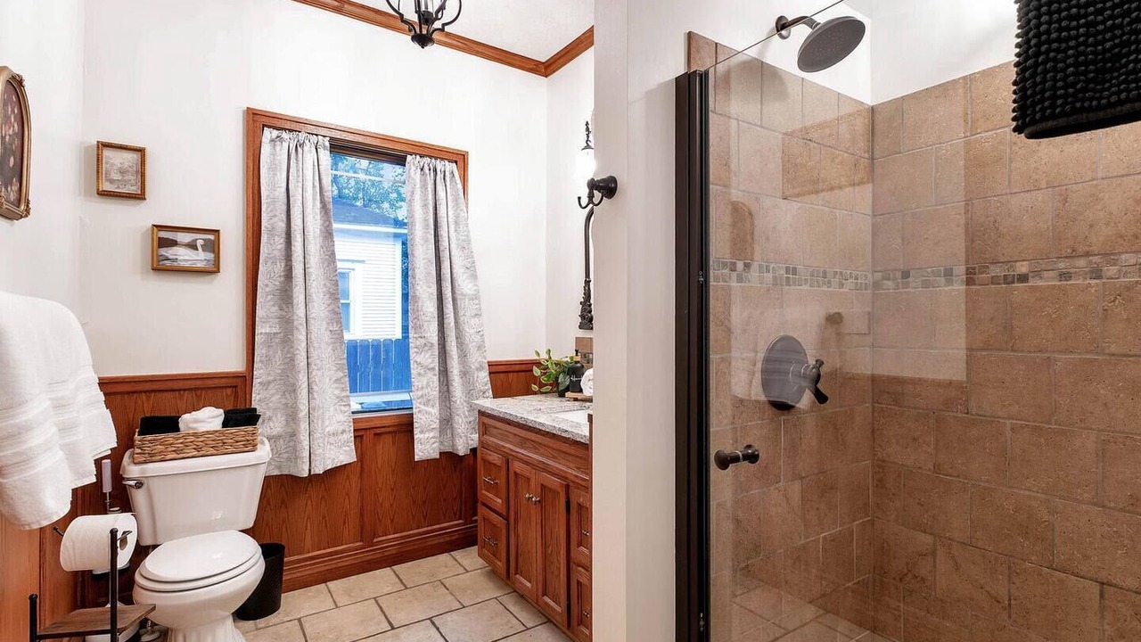 Photo of Bathroom in College Hill