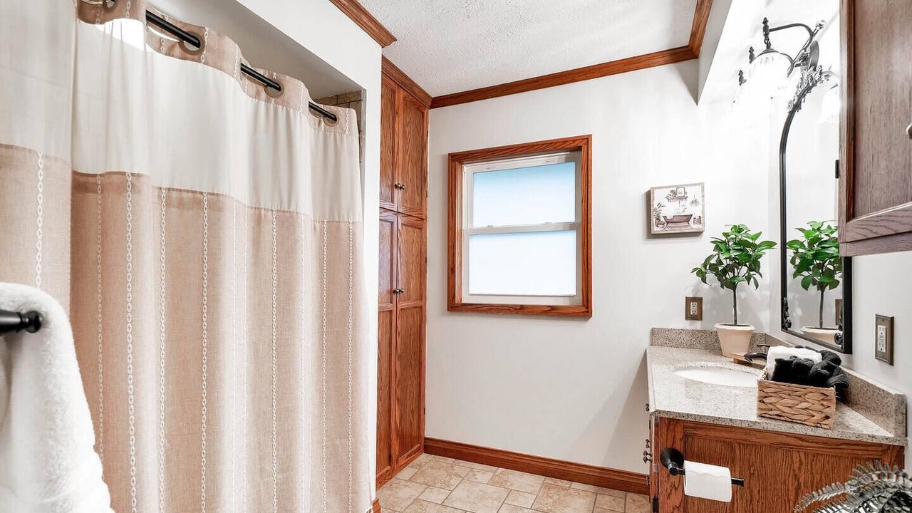 Photo of Bathroom in College Hill