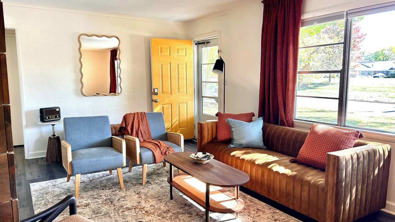 Photo of Livingroom in Prairie Village