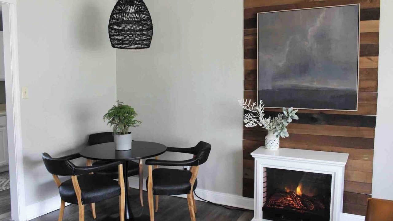 Photo of Livingroom in Prairie Village