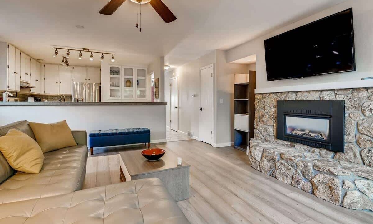 Photo of Livingroom in Old North Boulder
