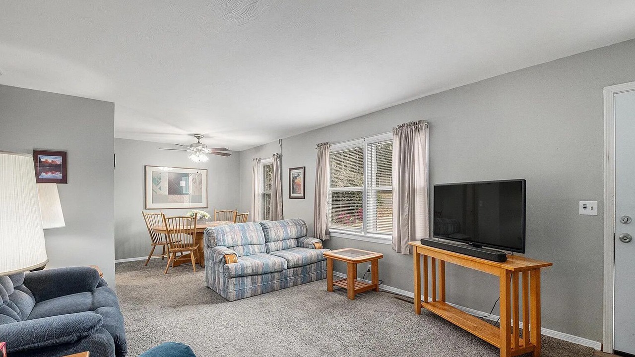 Photo of Livingroom in South Central Omaha