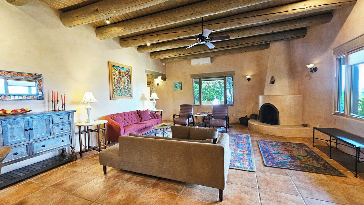 Photo of Livingroom in Taos