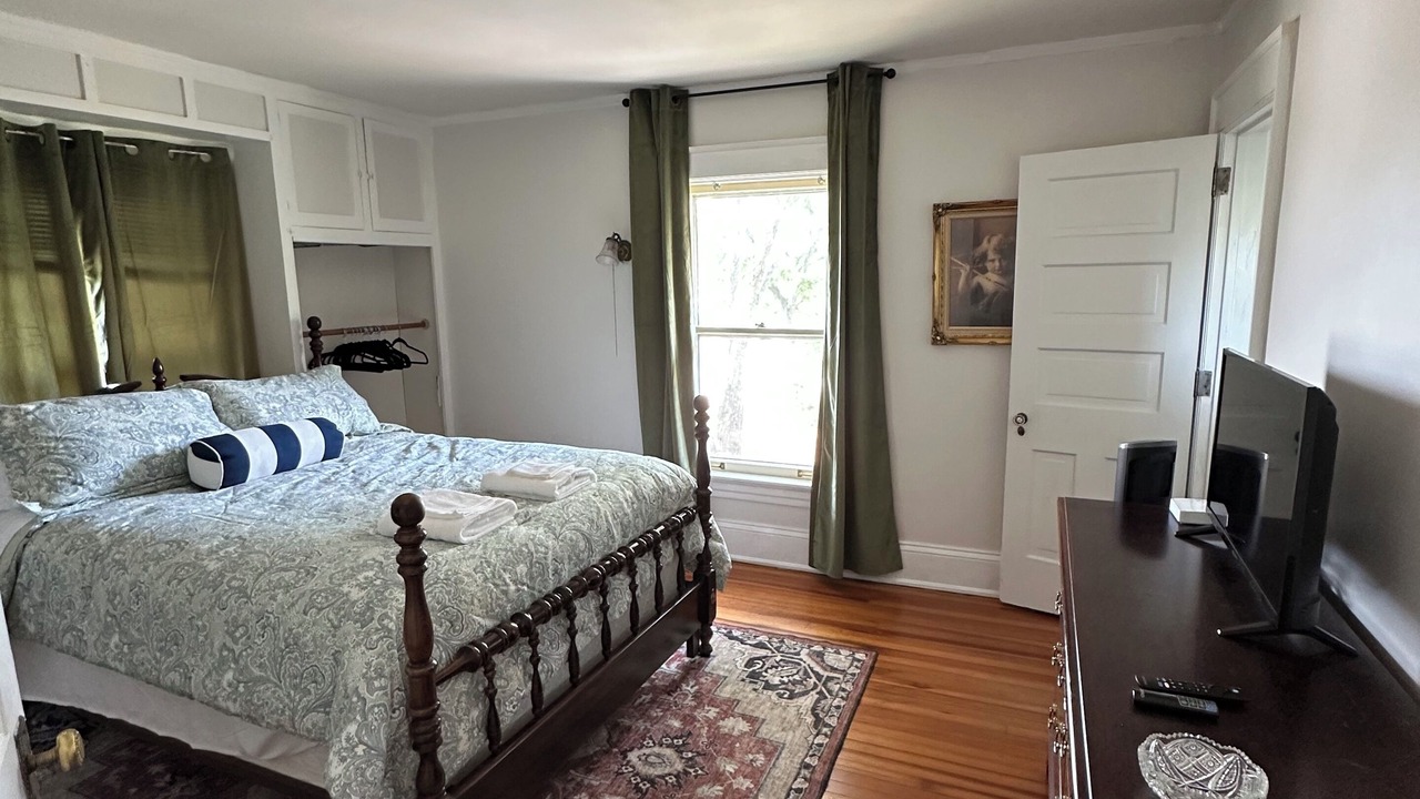 Photo of Bedroom in Cedar Rapids