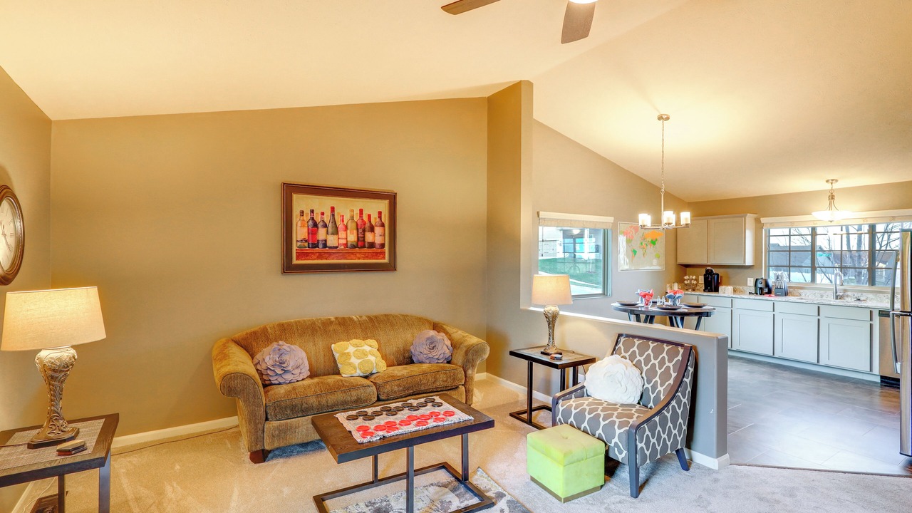 Photo of Livingroom in LaPlatte I