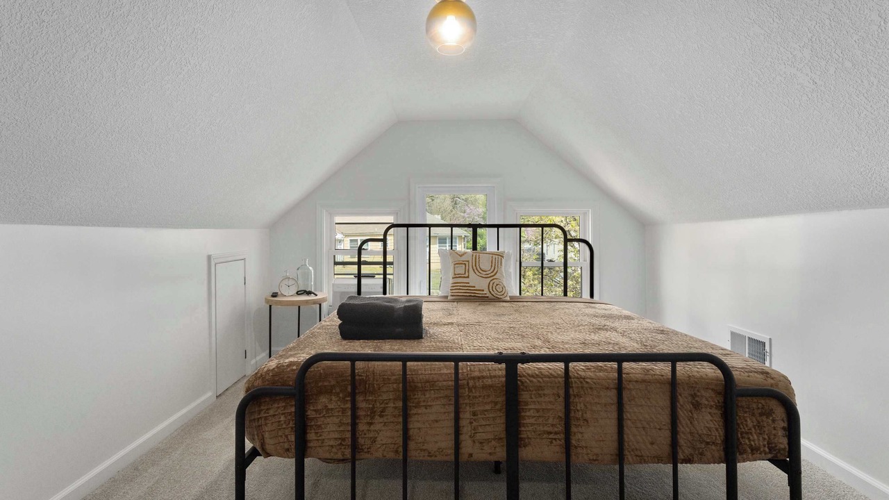 Photo of Bedroom in Rosedale