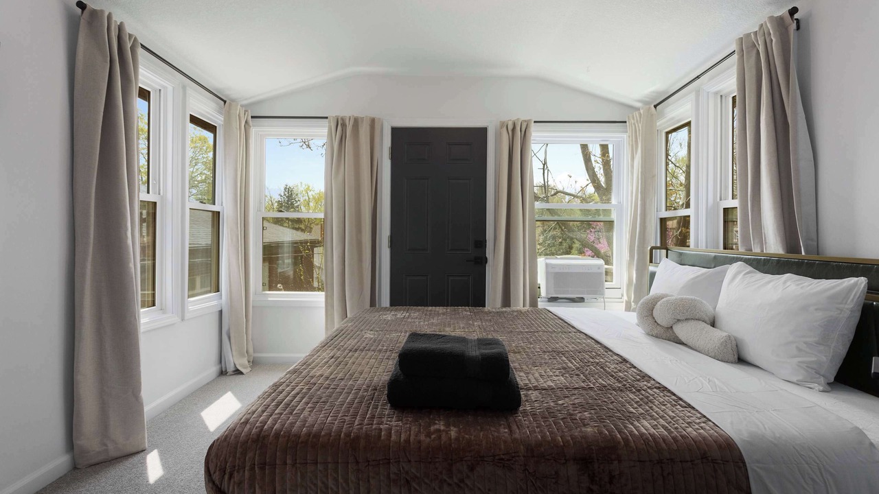 Photo of Bedroom in Rosedale