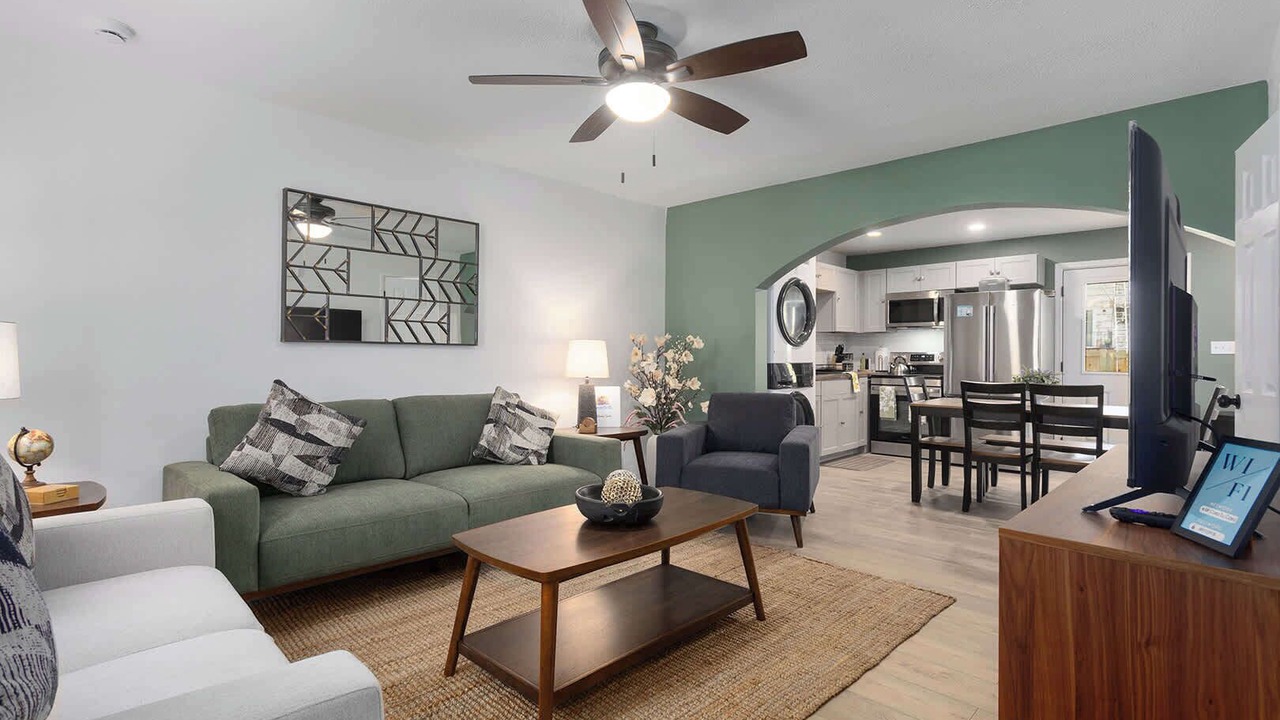 Photo of Livingroom in Lenexa