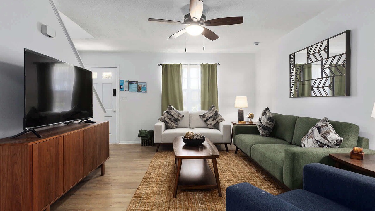 Photo of Livingroom in Lenexa