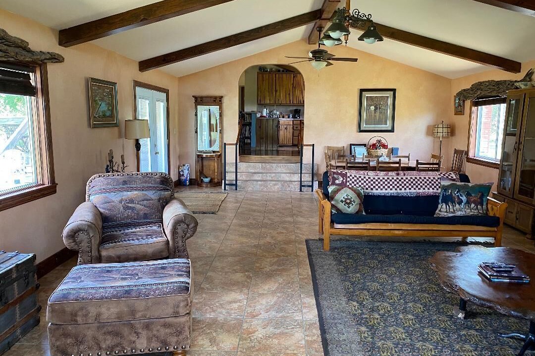 Photo of Livingroom in Graham County