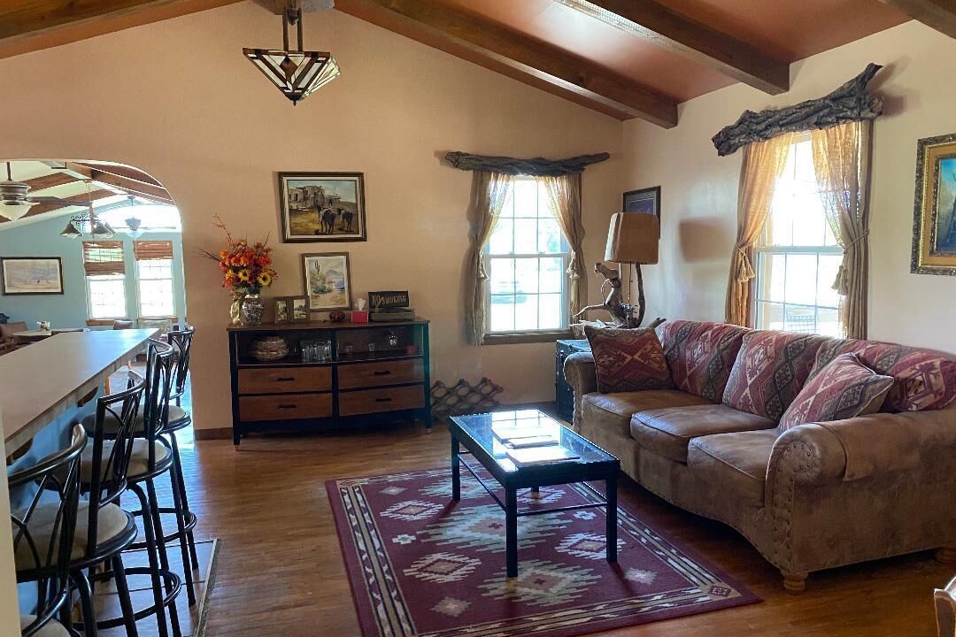 Photo of Livingroom in Graham County