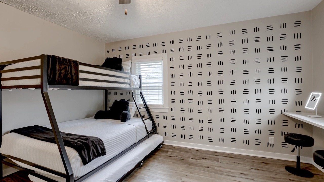 Photo of Bedroom in Dundee-Happy Hollow Historic District