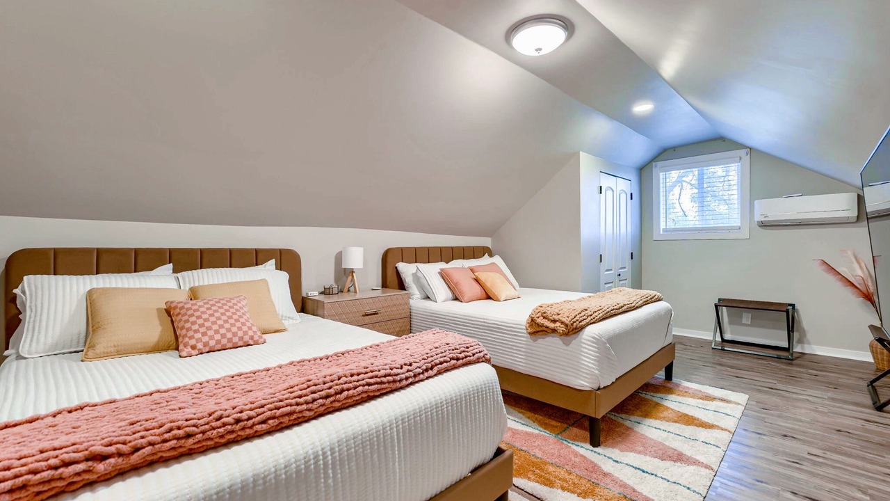 Photo of Bedroom in Dundee-Happy Hollow Historic District