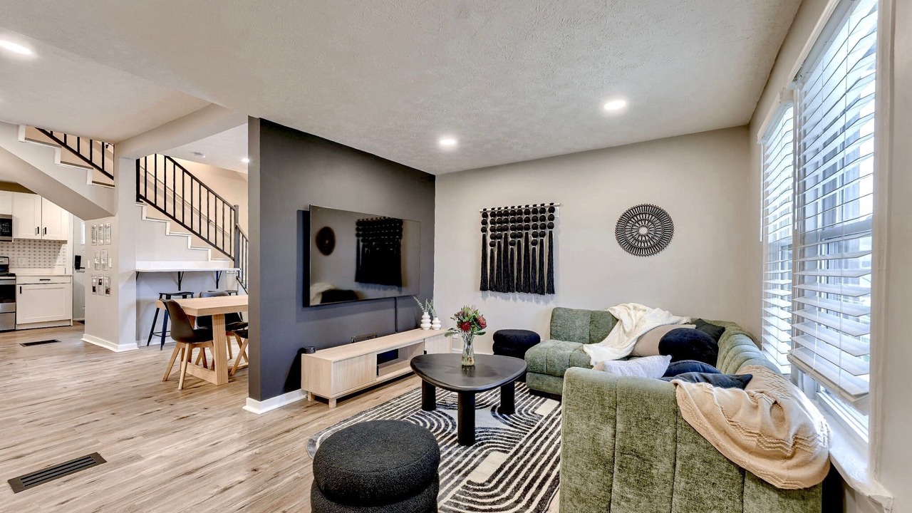 Photo of Livingroom in Dundee-Happy Hollow Historic District