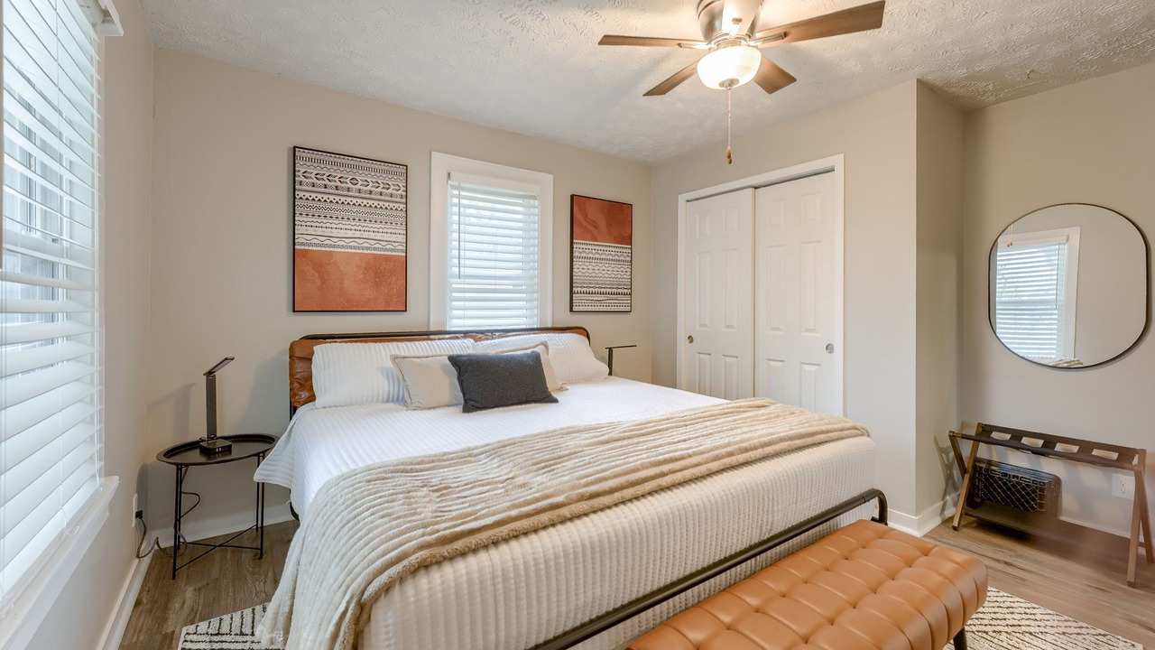 Photo of Bedroom in Dundee-Happy Hollow Historic District