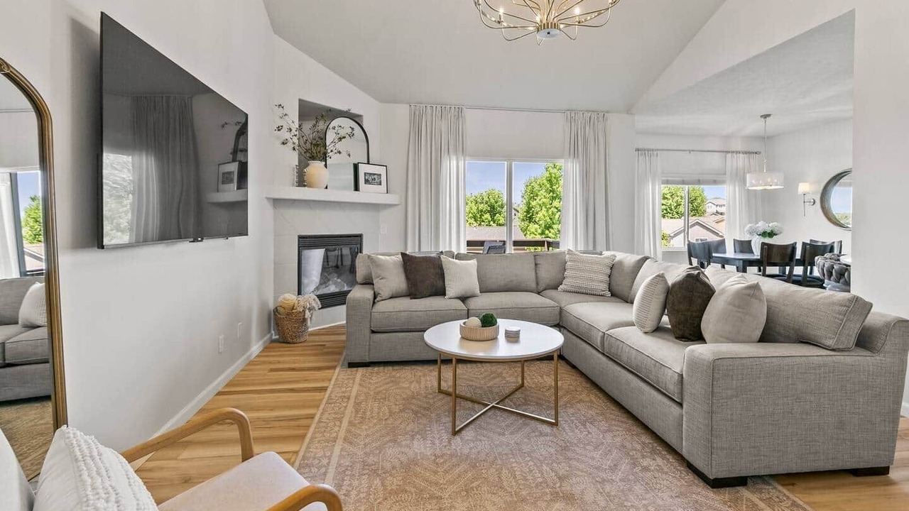 Photo of Livingroom in McArdle