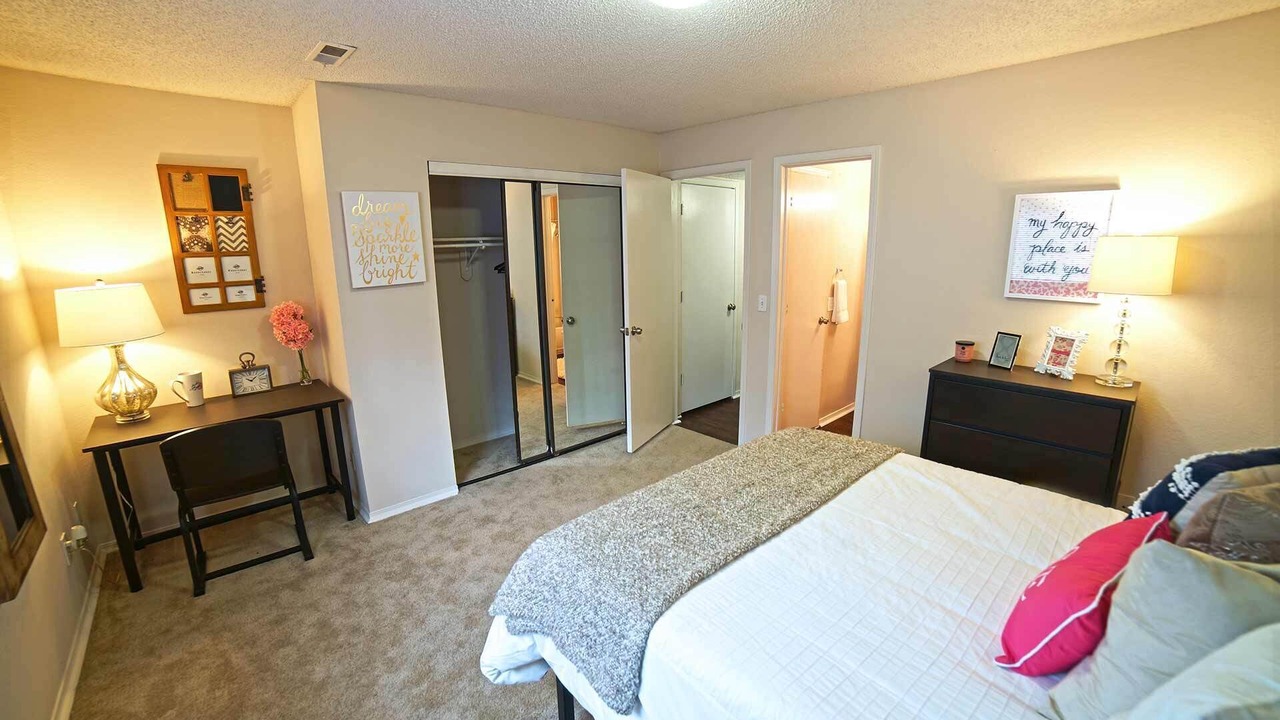 Photo of Bedroom in Lawrence