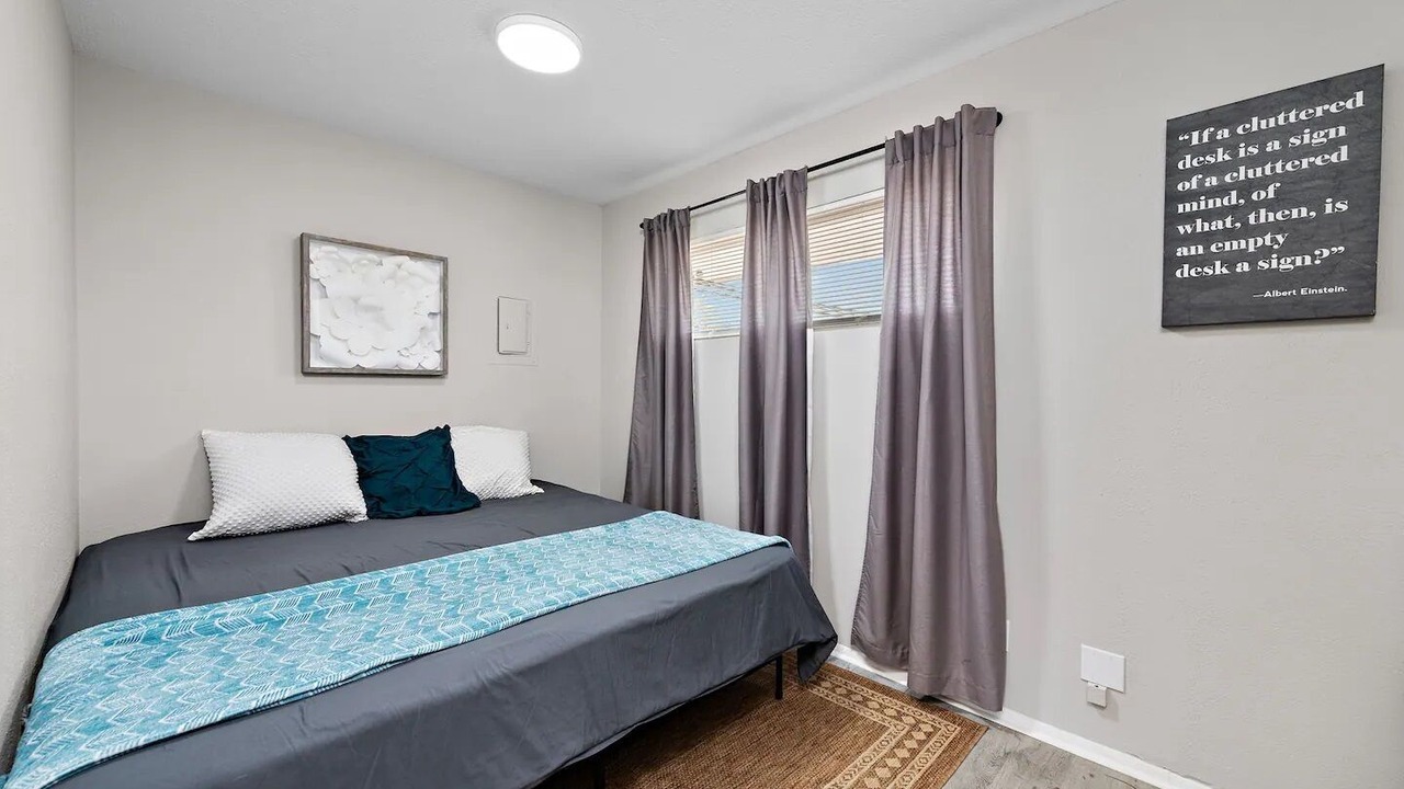 Photo of Bedroom in Lawrence