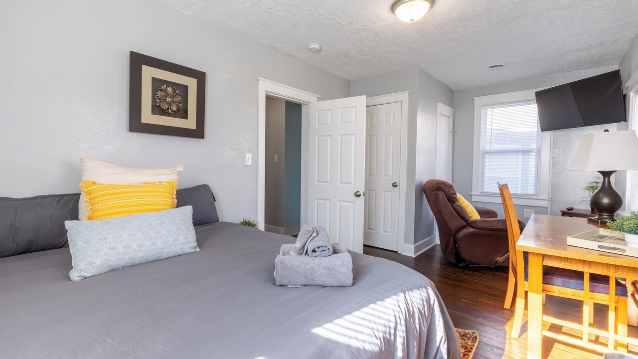 Photo of Bedroom in South Hyde Park