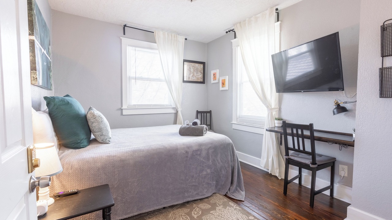 Photo of Bedroom in South Hyde Park