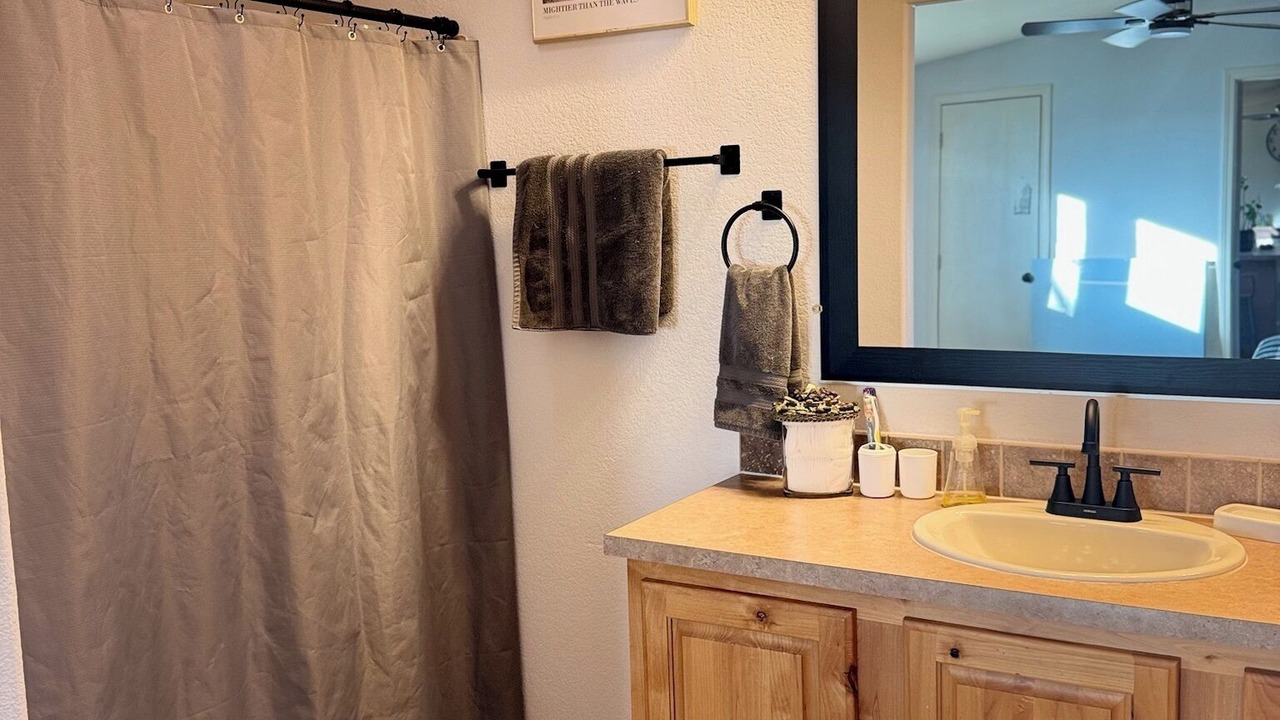 Photo of Bathroom in Aztec