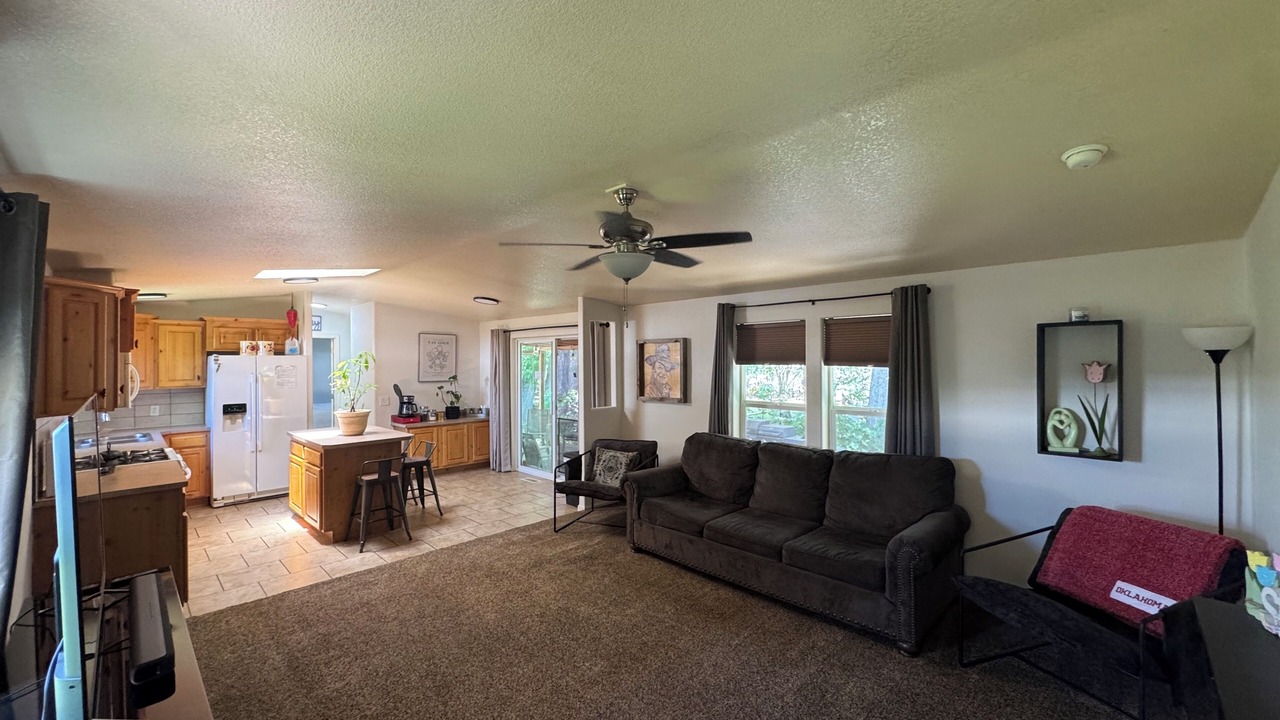 Photo of Livingroom in Aztec