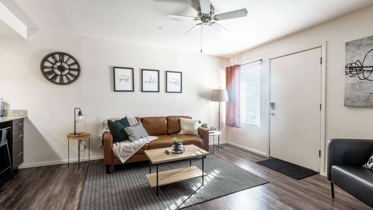 Photo of Livingroom in Prairie Village