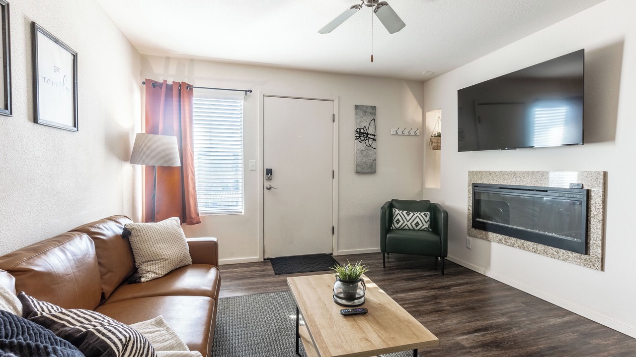 Photo of Livingroom in Prairie Village