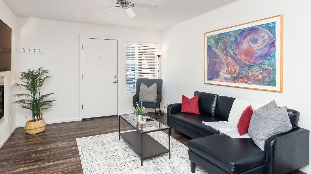 Photo of Livingroom in Overland Park
