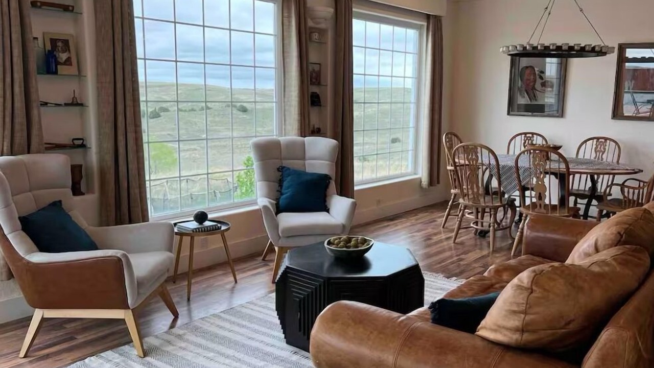 Photo of Livingroom in Whitetail