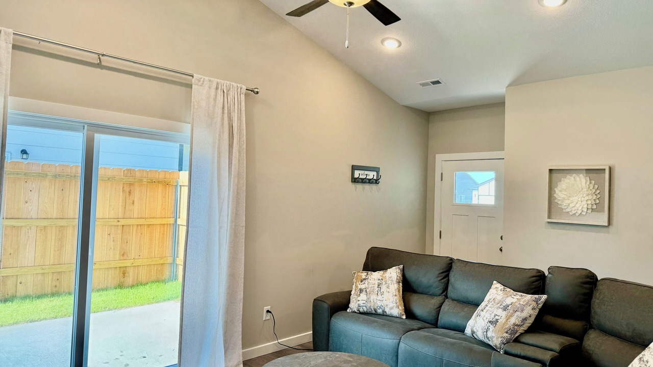 Photo of Livingroom in Bel Aire