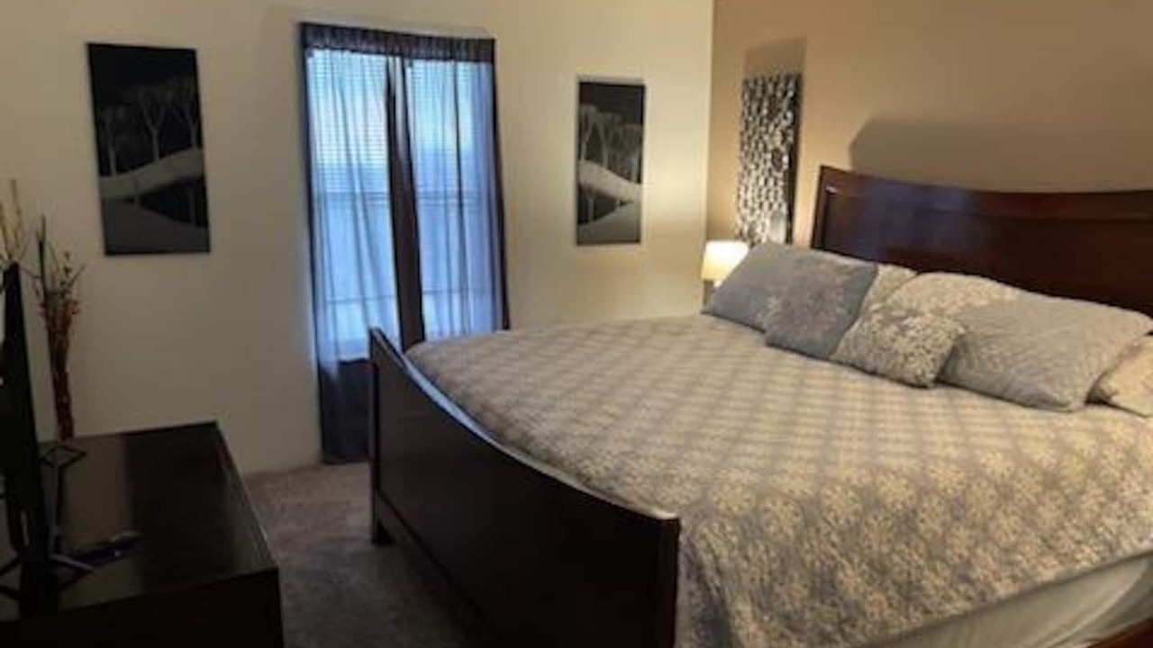 Photo of Bedroom in Aurora