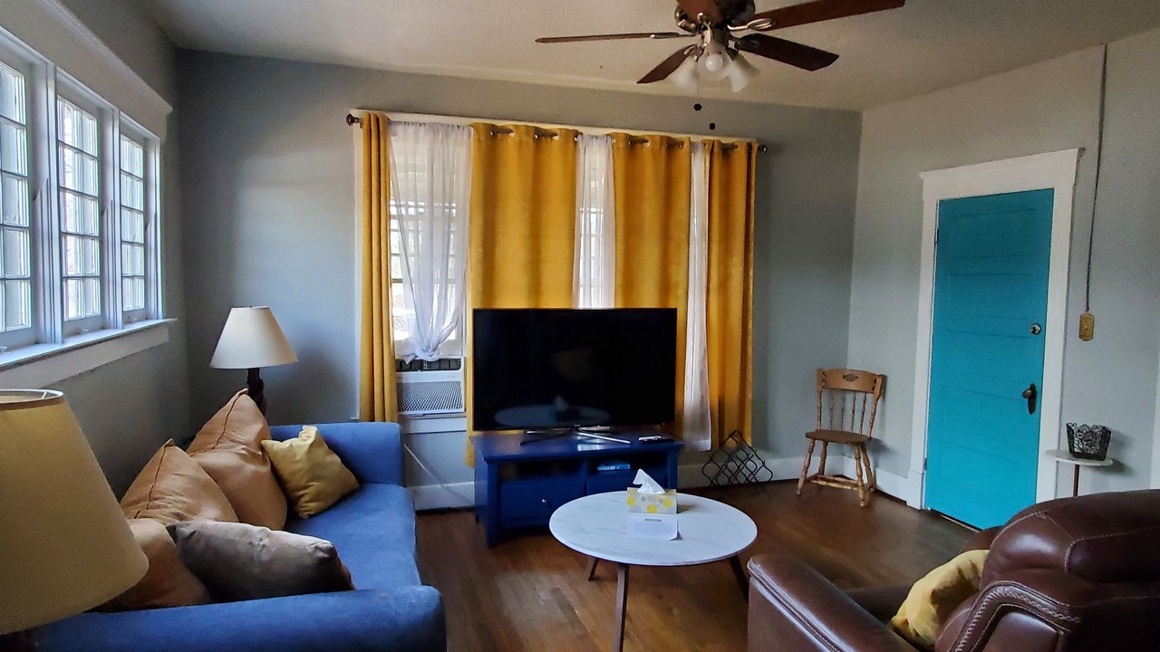 Photo of Livingroom in Northside