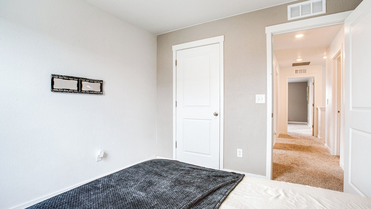 Photo of Bedroom in Aurora