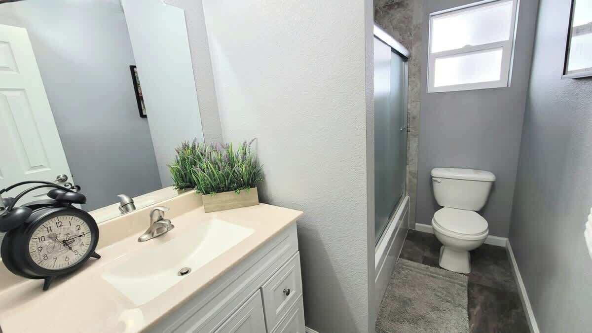 Photo of Bathroom in Dupont