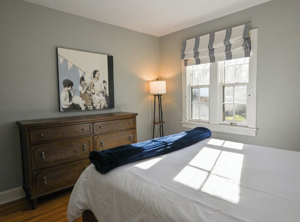 Photo of Bedroom in Hale