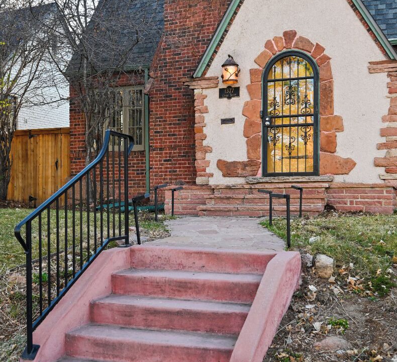 Photo of Outdoor in Hale