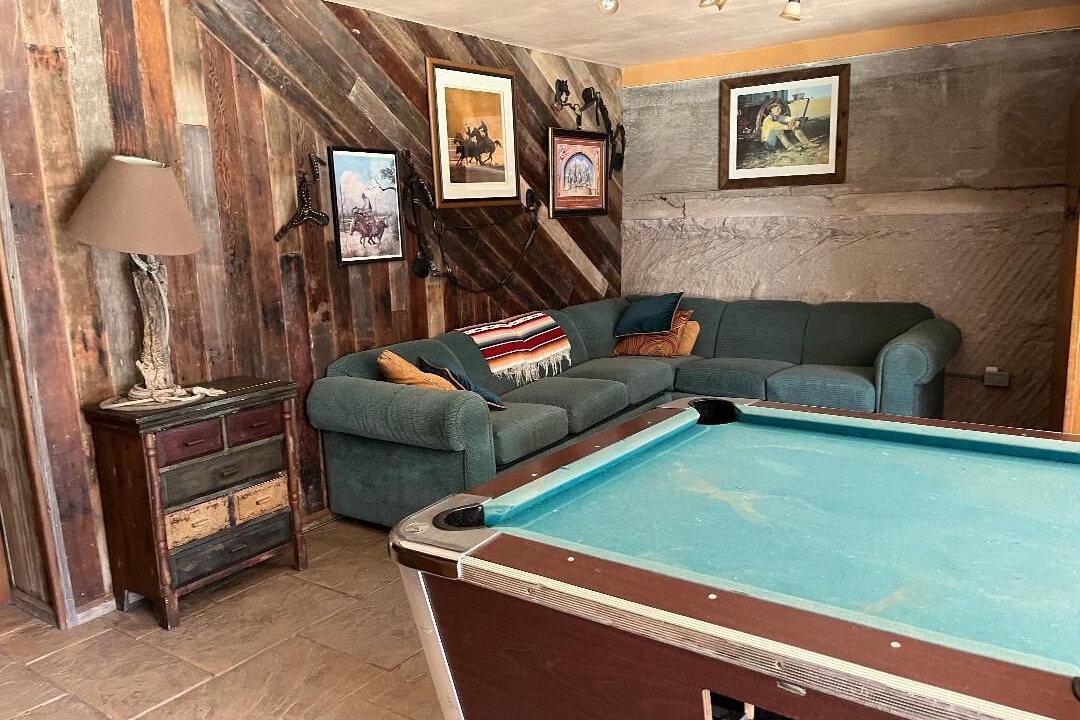 Photo of Livingroom in Graham County