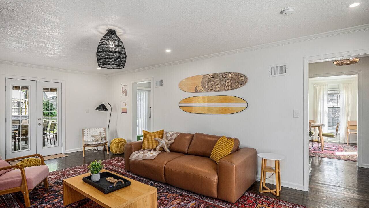 Photo of Livingroom in Prairie Village