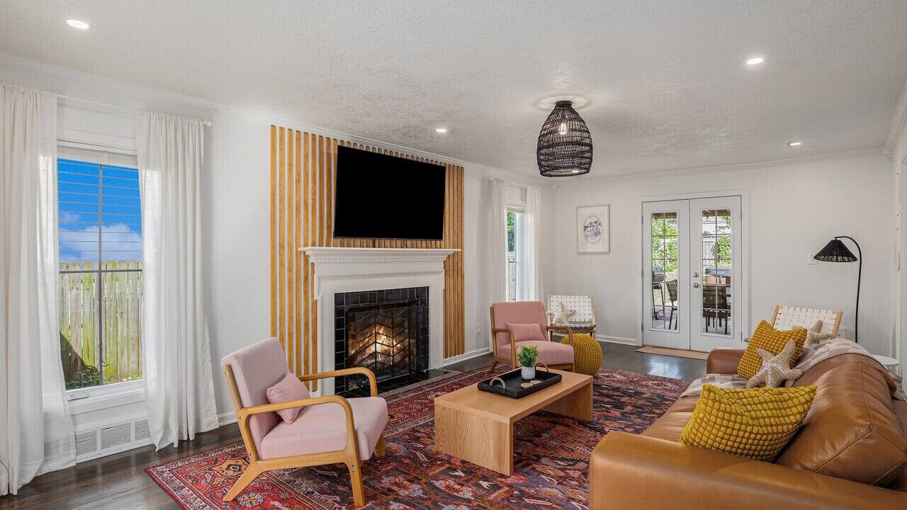Photo of Livingroom in Prairie Village