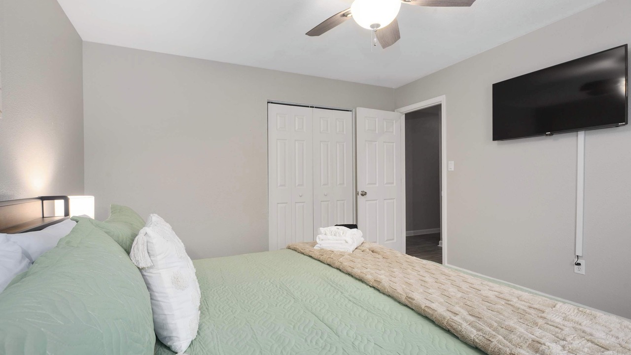 Photo of Bedroom in Blue Springs