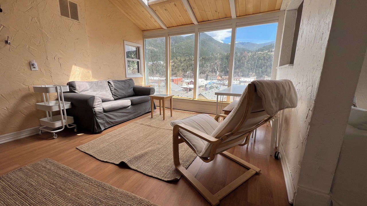Photo of Livingroom in Idaho Springs